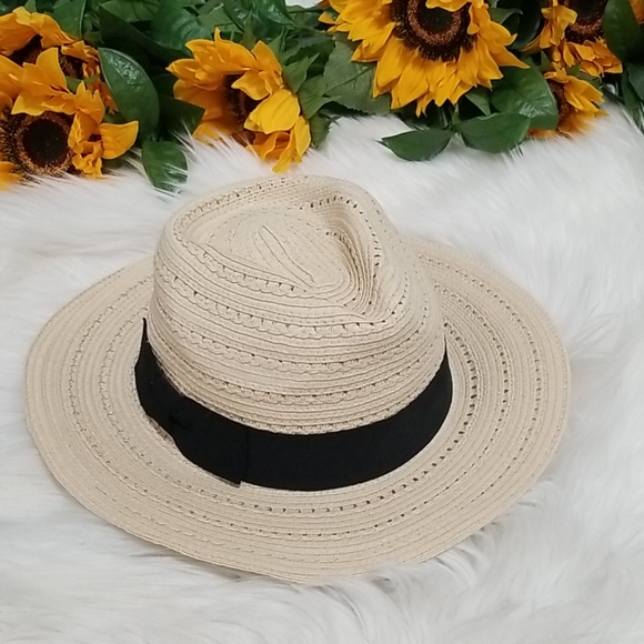 Banana Republic Factory Accessories - Banana Republic Neutral Fedora Hat